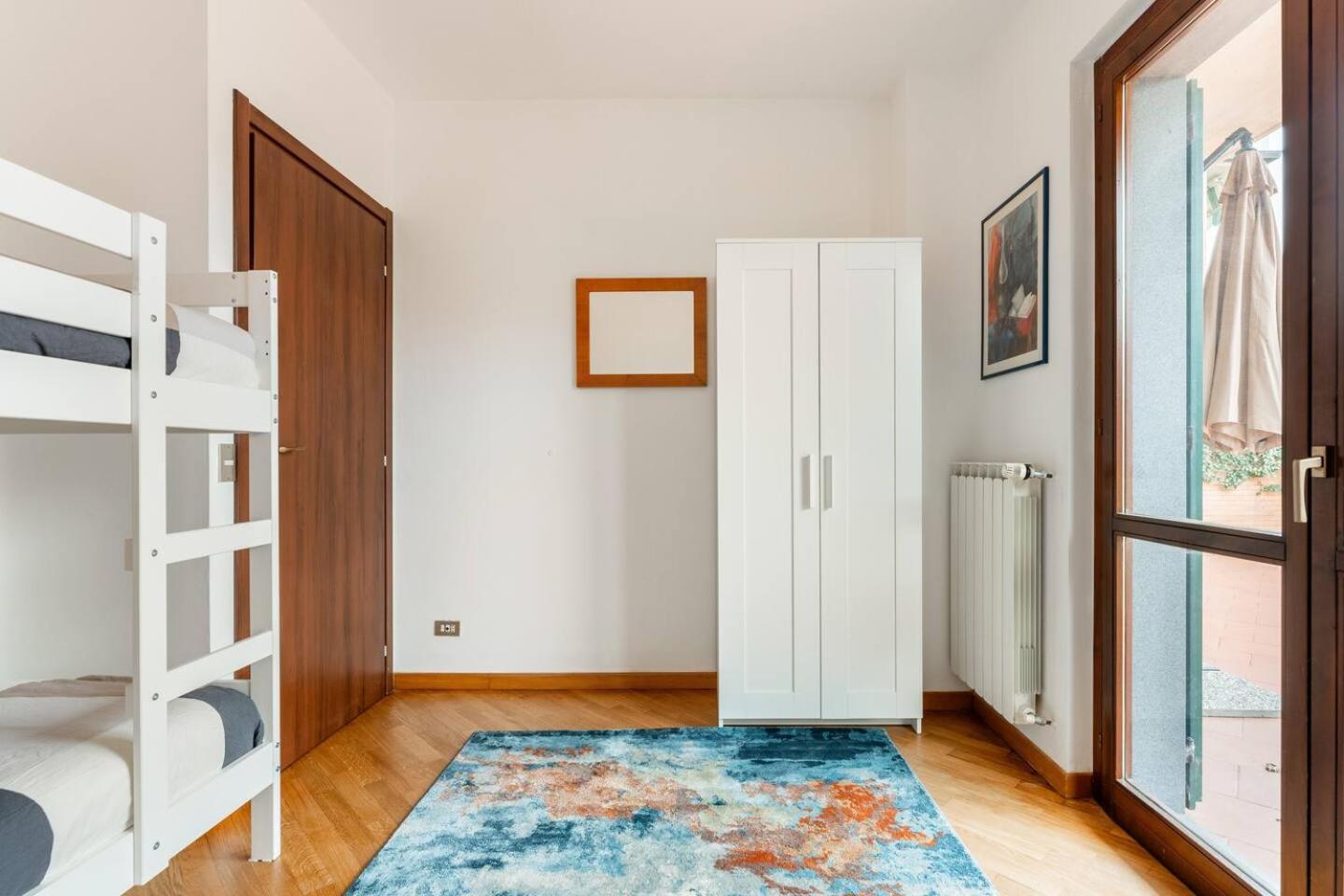 Nave Home Vacation - Entire Apartament Флоренция Экстерьер фото